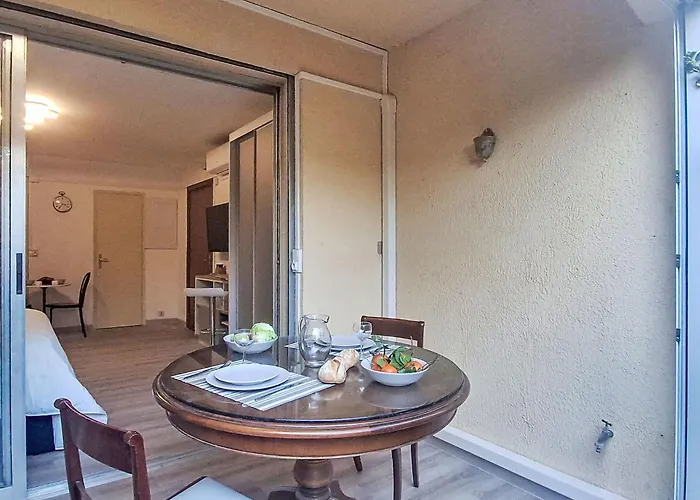 Les Trinquettes By Interhome Le Brusc